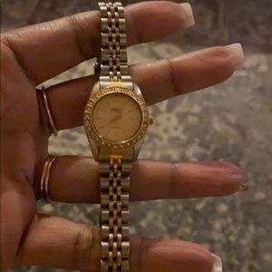 Women’s watch - Needs a new battery
